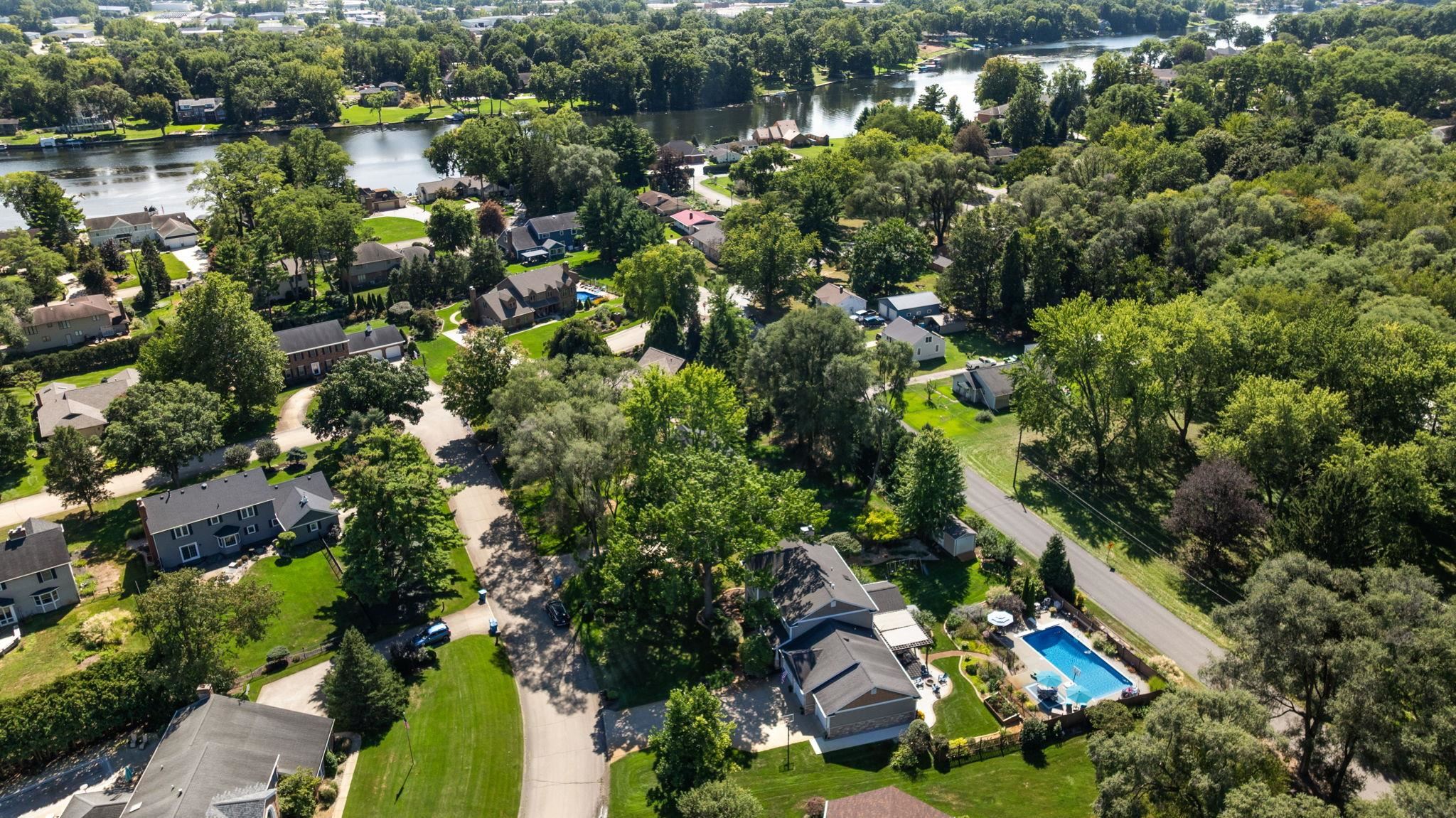54541 Hunters Court Elkhart IN 46514