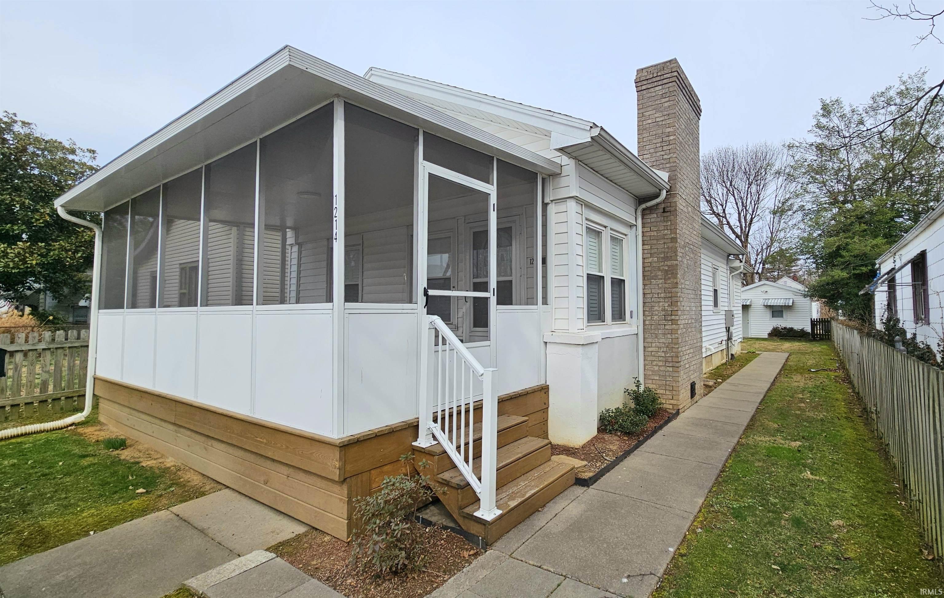 1214 S Harlan Avenue Evansville IN 47714