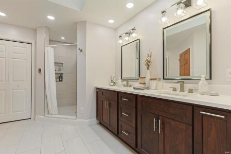 6442 Deerfield Trail South Bend IN 46614