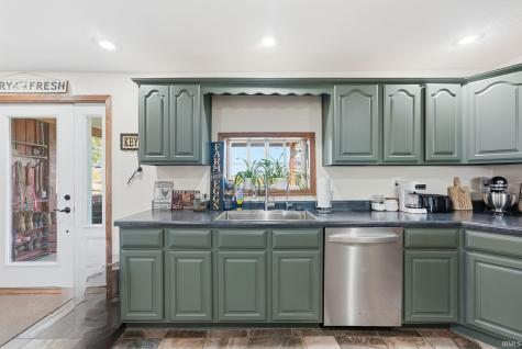 10670 S 100 W Road Silver Lake IN 46982