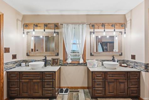 10670 S 100 W Road Silver Lake IN 46982