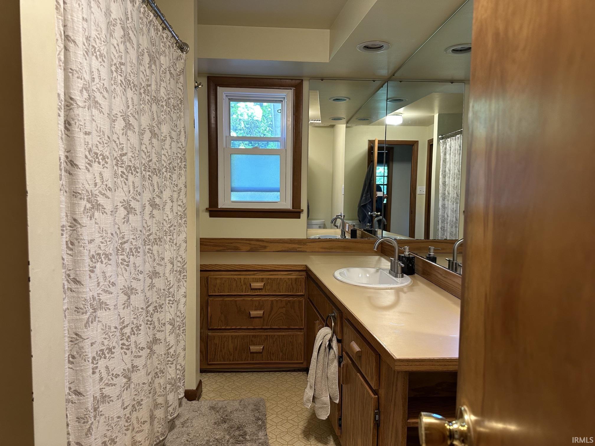 937 W 8th Street Rochester IN 46975