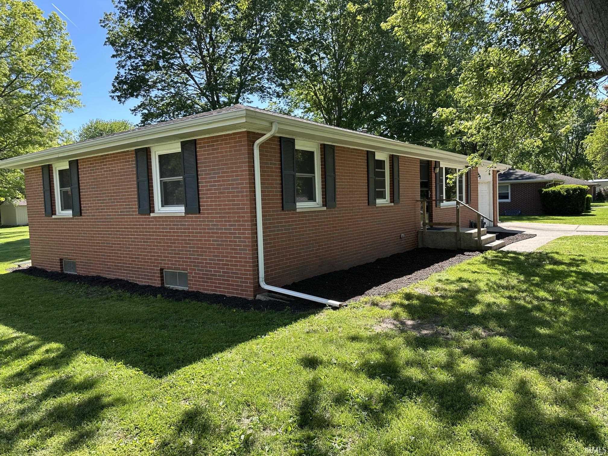 937 W 8th Street Rochester IN 46975