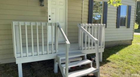 1158 E Summit Street Wawaka IN 46794