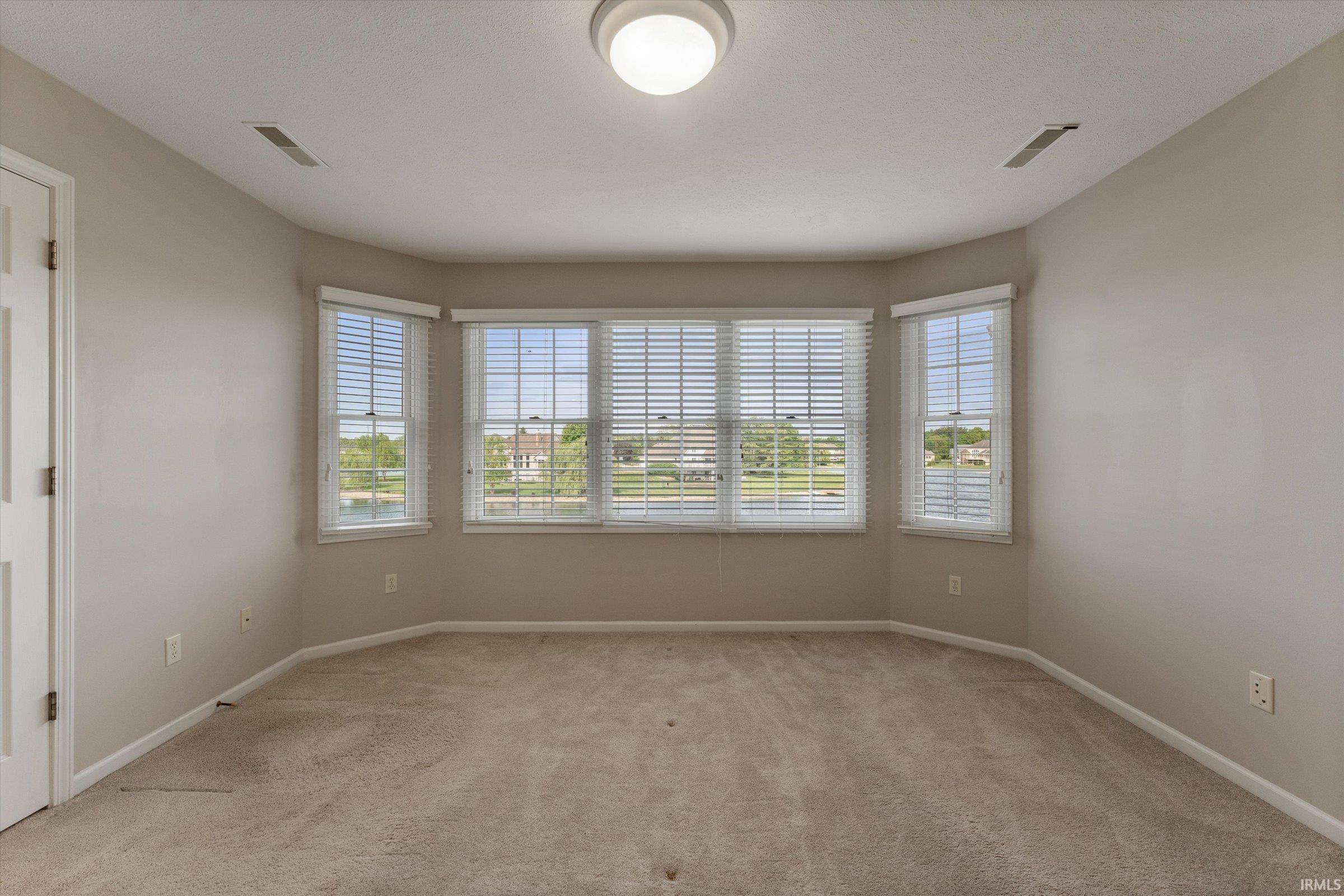 51344 Amesburry Way Granger IN 46530