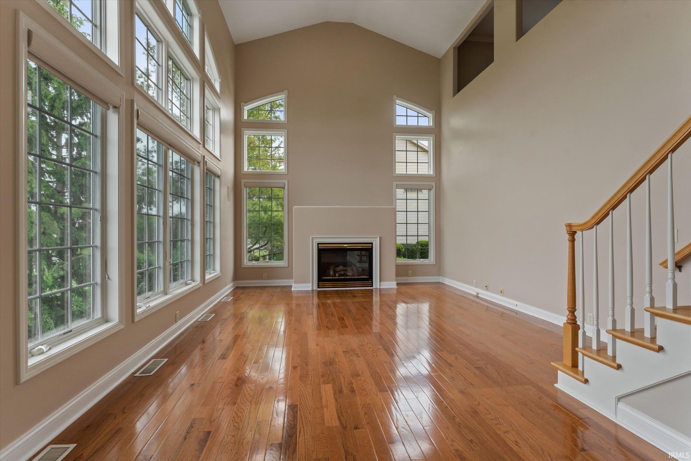 51344 Amesburry Way Granger IN 46530
