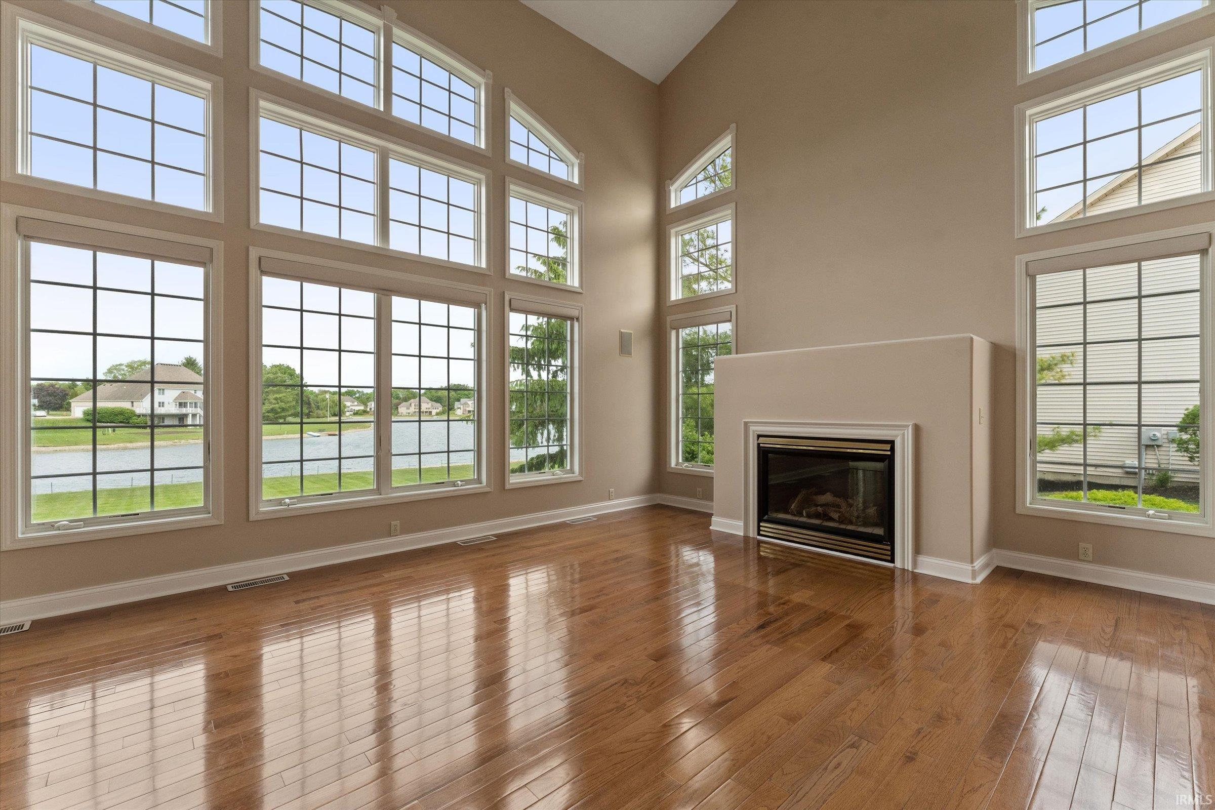 51344 Amesburry Way Granger IN 46530
