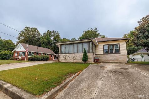 171 N Lewis Street Bloomfield IN 47424