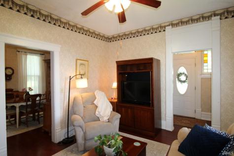 406 S Main Street Owensville IN 47665