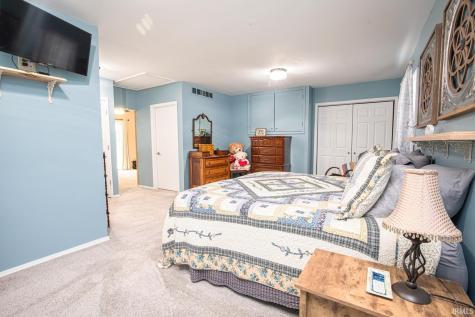11866 N 300 E Roanoke IN 46783