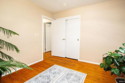 11866 N 300 E Roanoke IN 46783