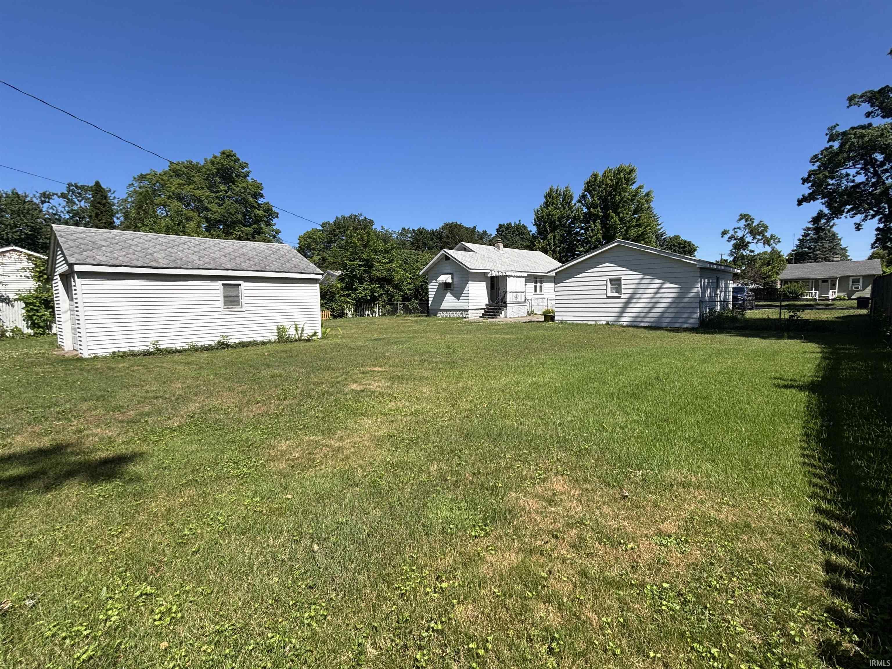 1433 Maple Row Elkhart IN 46514