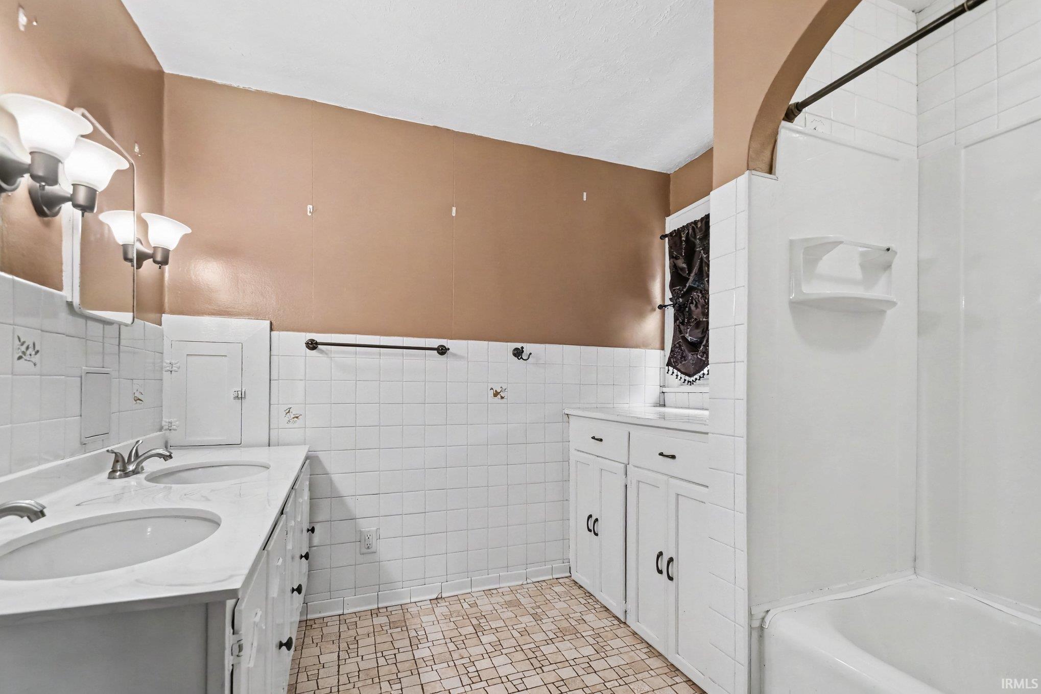 141 Gage Avenue Elkhart IN 46516