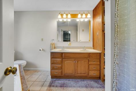 11880 Bluebird Trail Plymouth IN 46563