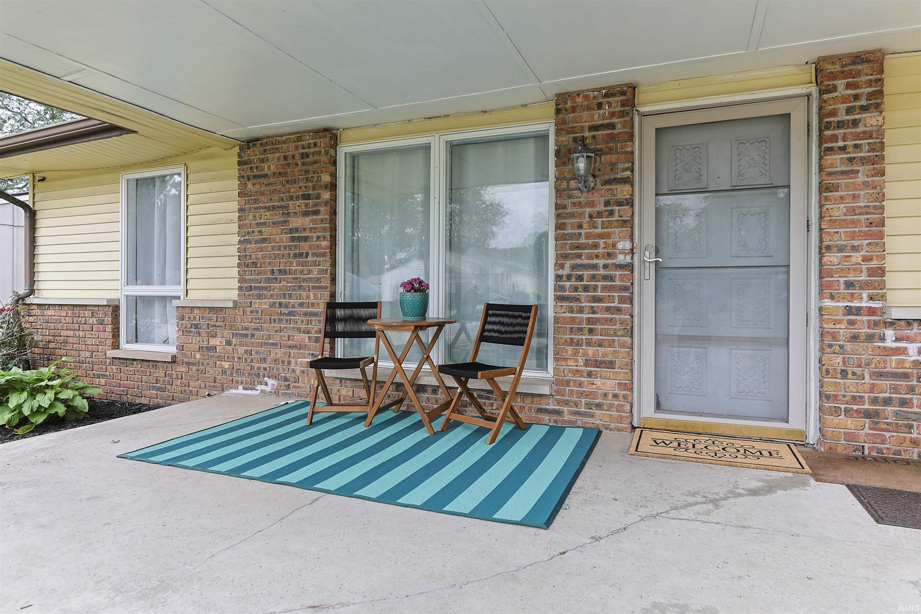1982 Renfrew Drive South Bend IN 46614