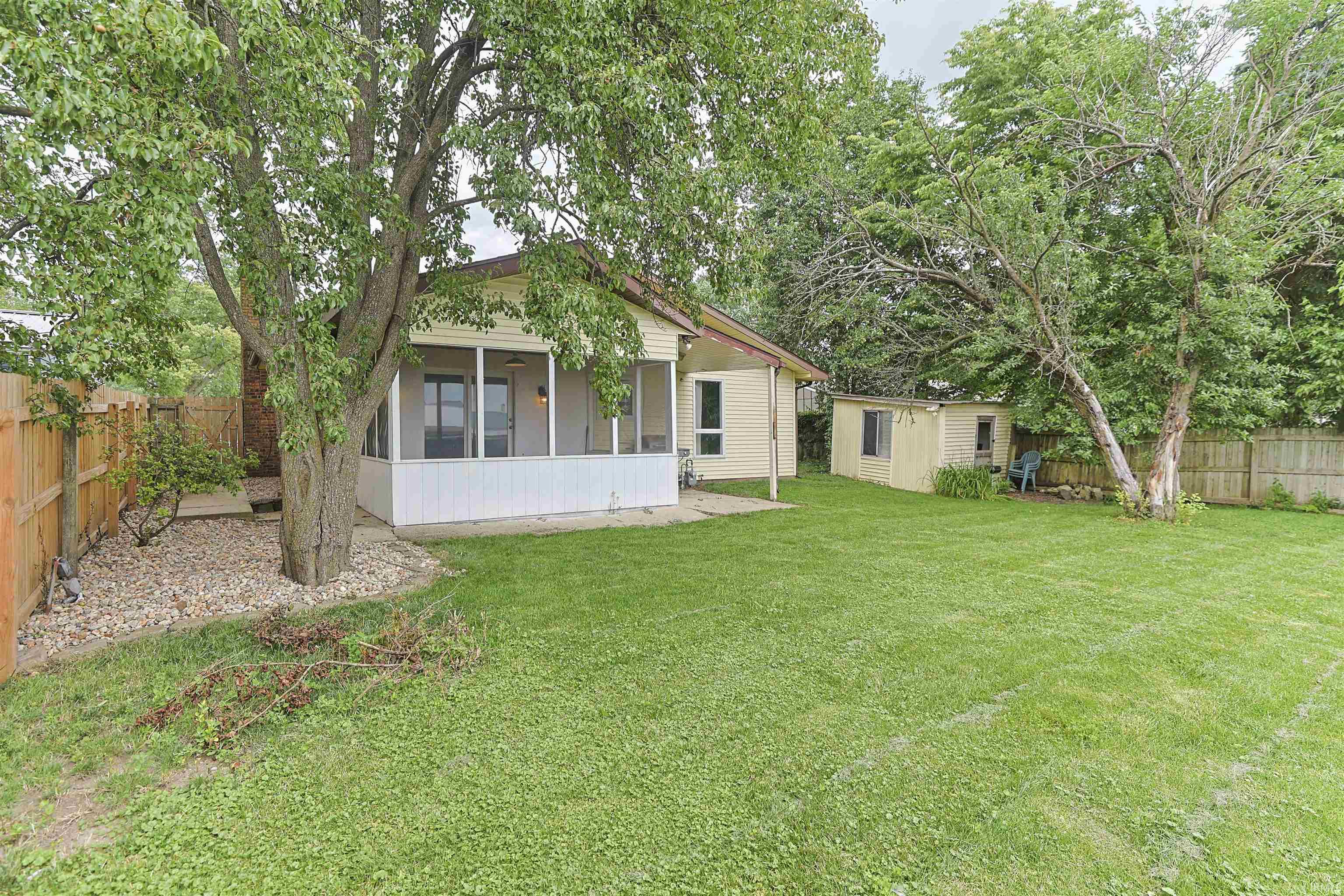 1982 Renfrew Drive South Bend IN 46614