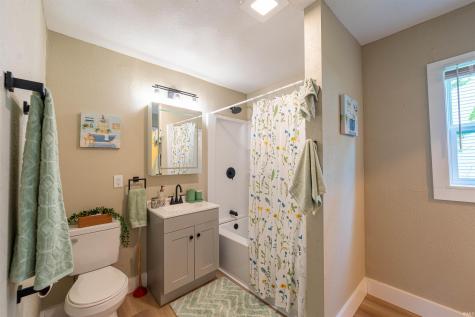 206 N Fulton Street Parker City IN 47368