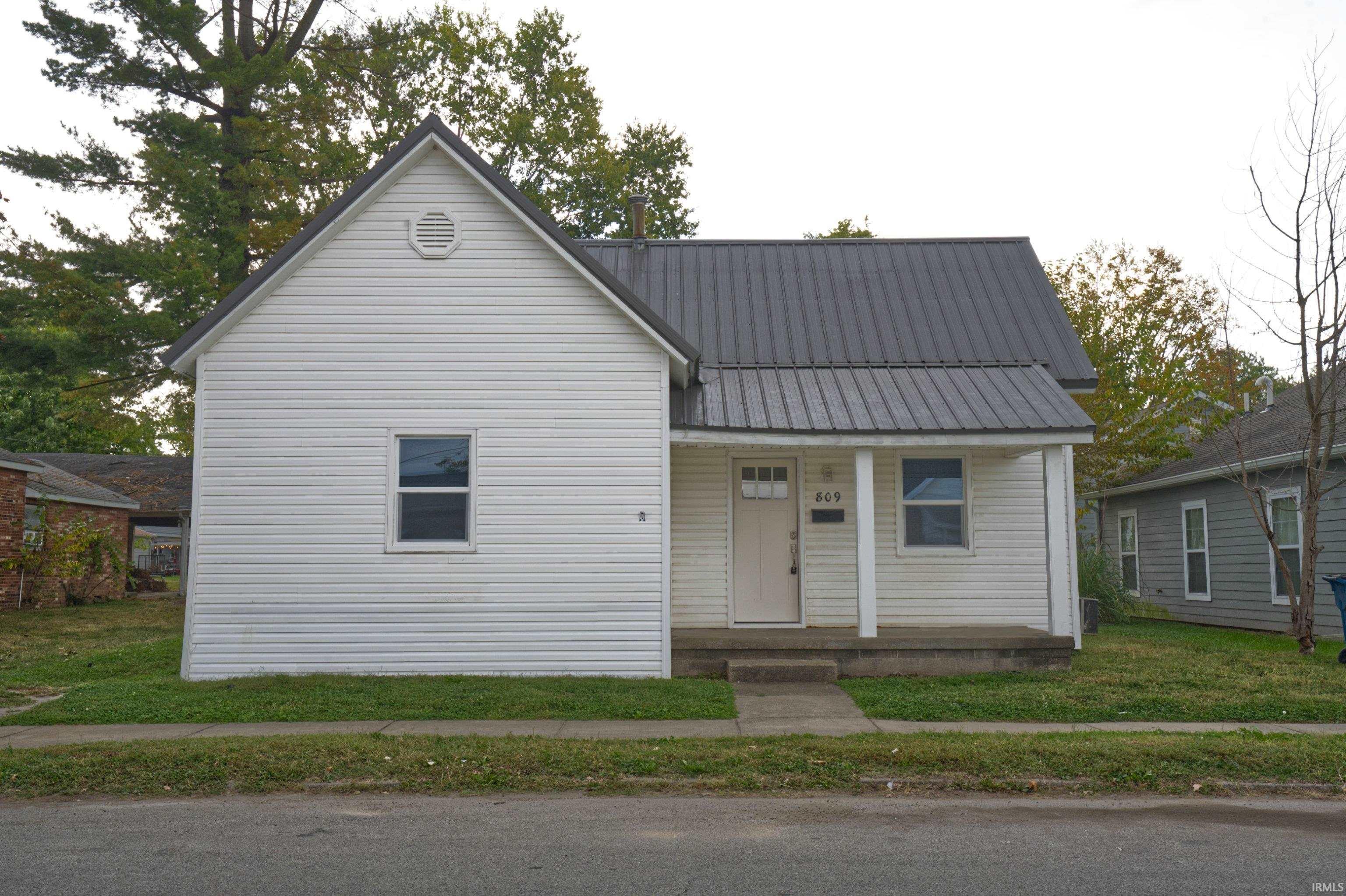 809 N Court Street Sullivan IN 47882