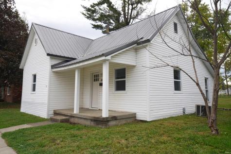 809 N Court Street Sullivan IN 47882