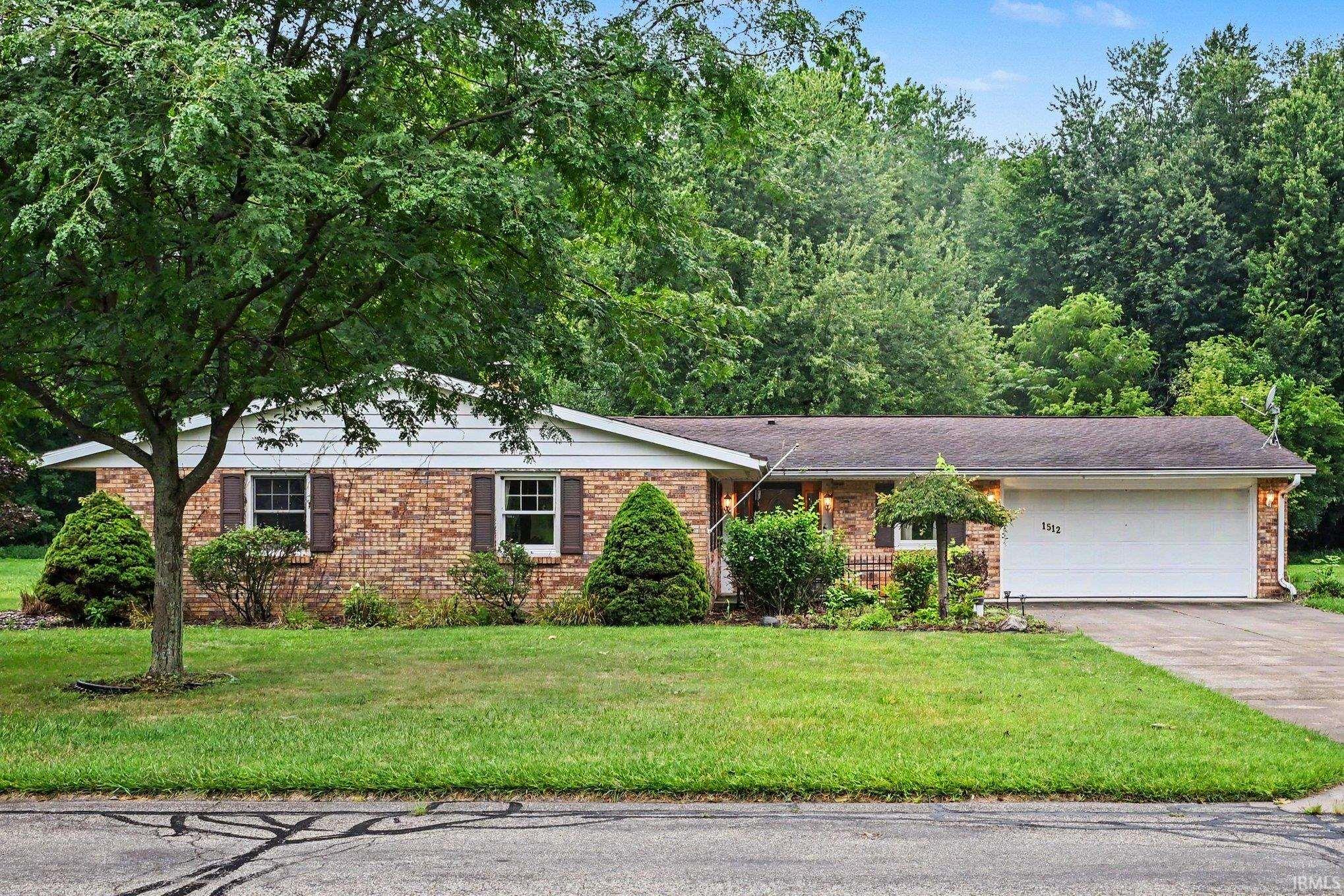 1512 Brook View Avenue Warsaw IN 46580