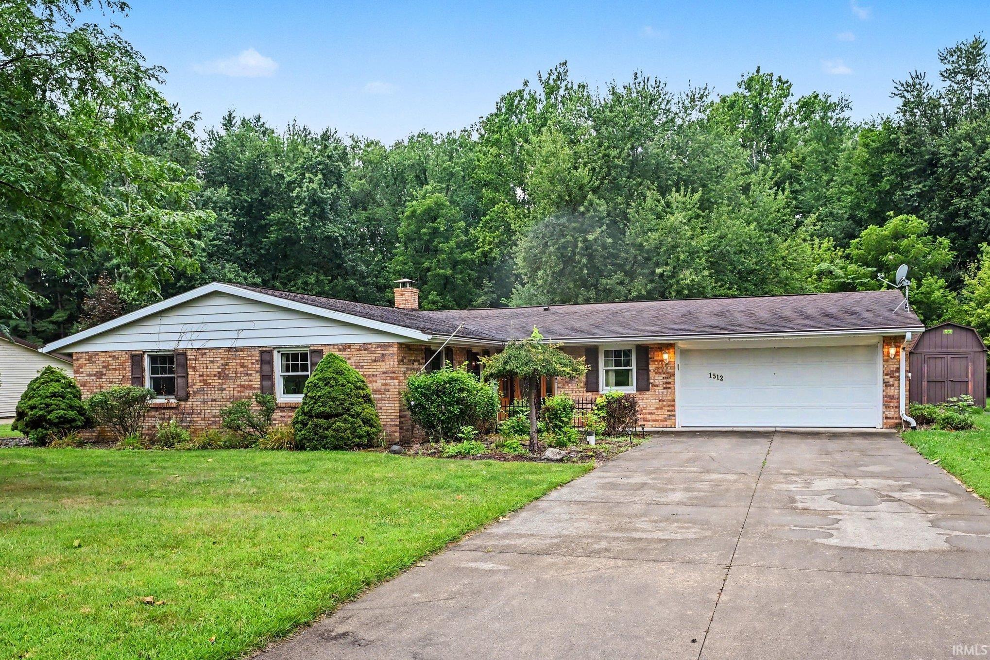 1512 Brook View Avenue Warsaw IN 46580