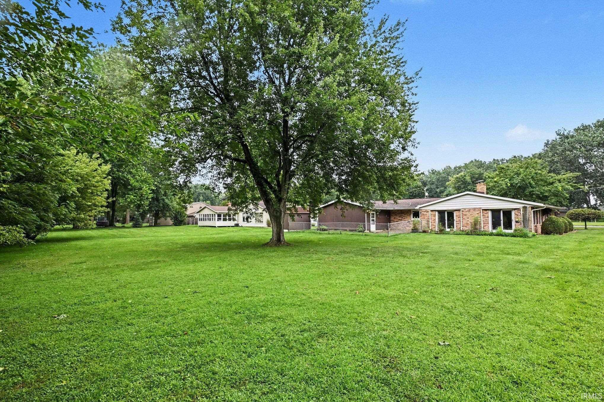 1512 Brook View Avenue Warsaw IN 46580
