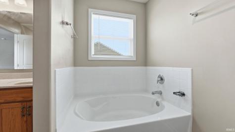 5076 Redwall Rim Passageway Fort Wayne IN 46808