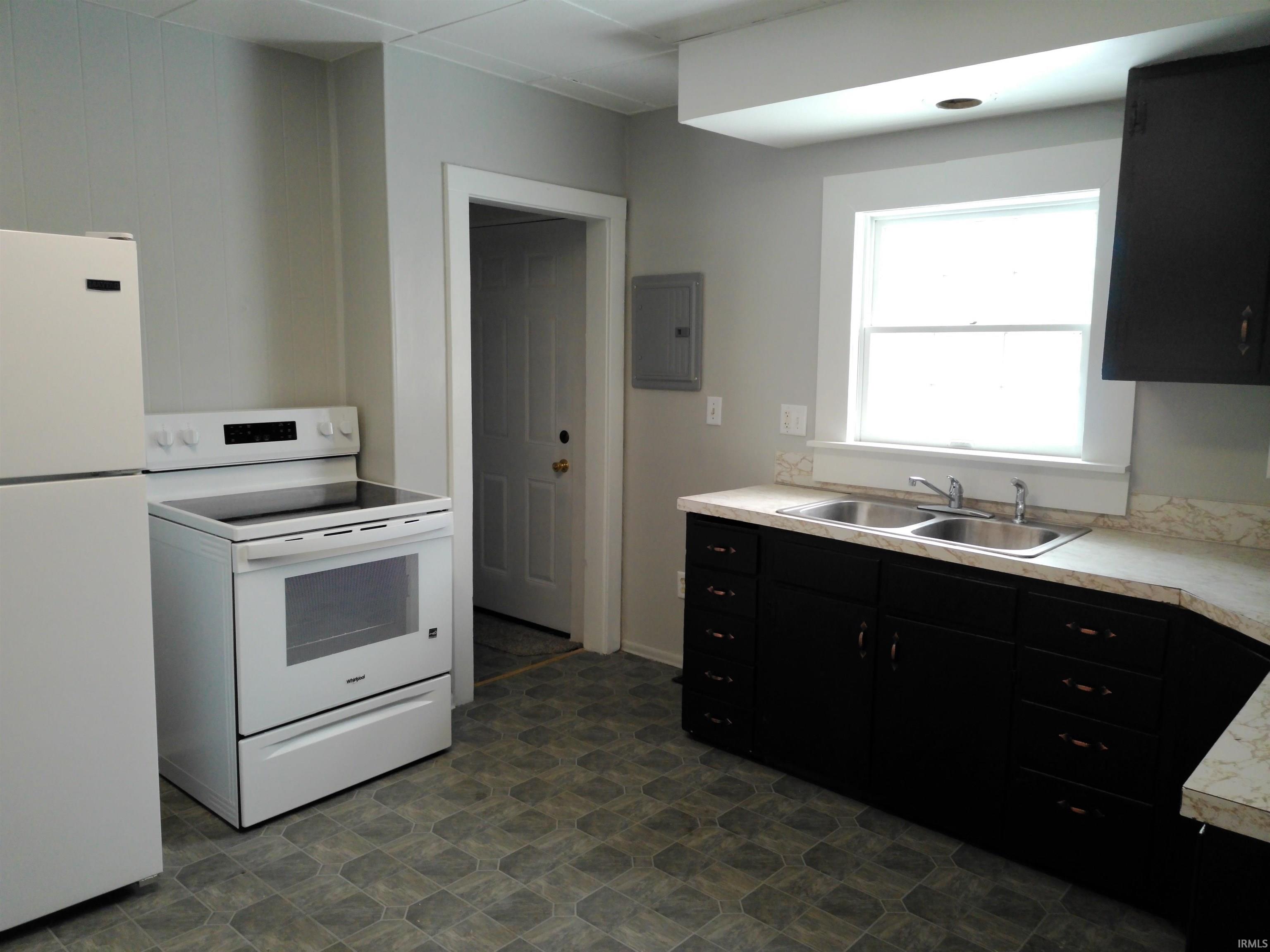 1619 Leer Street South Bend IN 46613