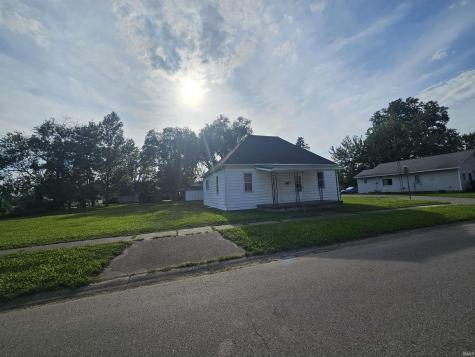 702 S Durbin Street Bicknell IN 47512