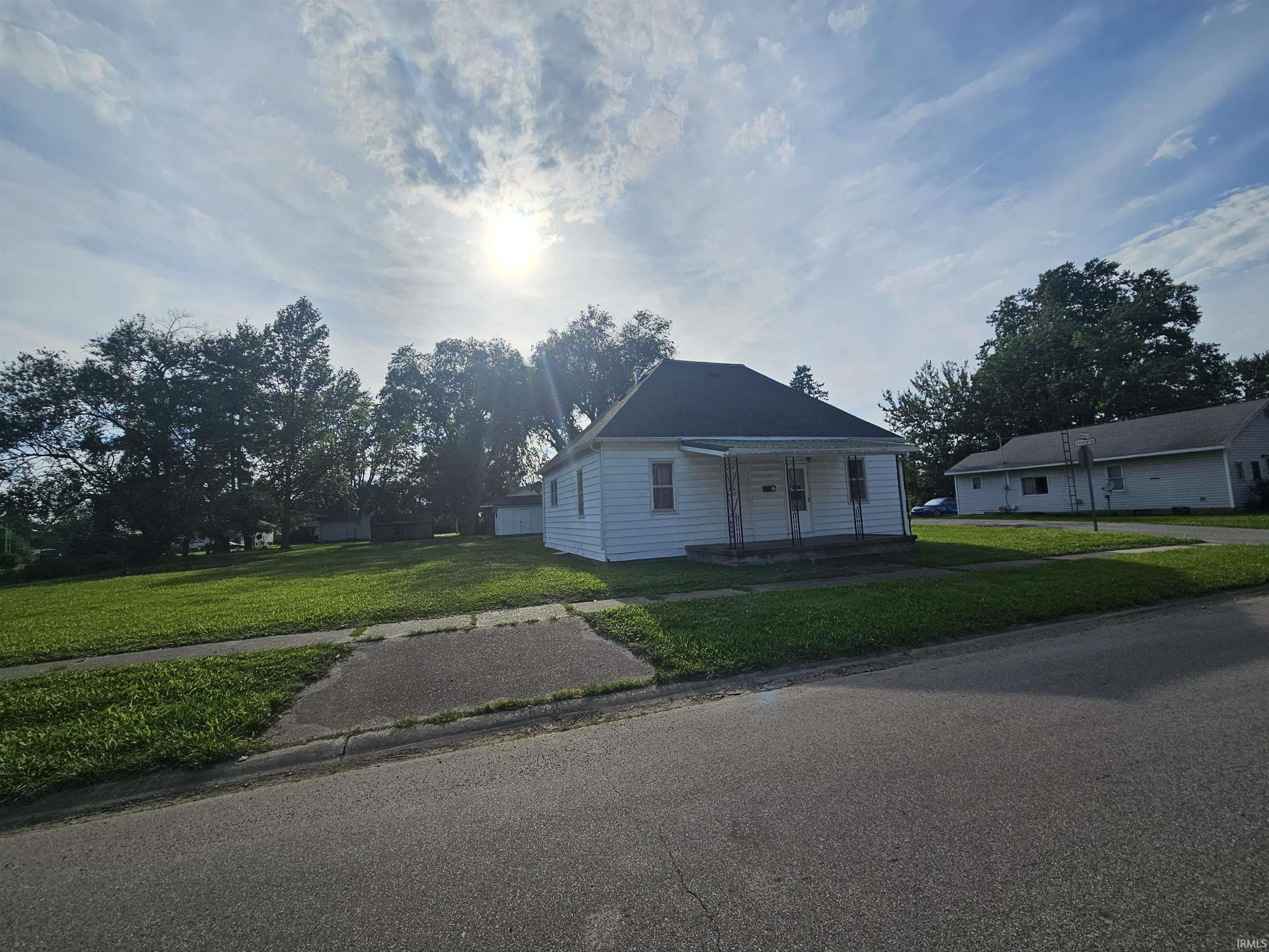 702 S Durbin Street Bicknell IN 47512