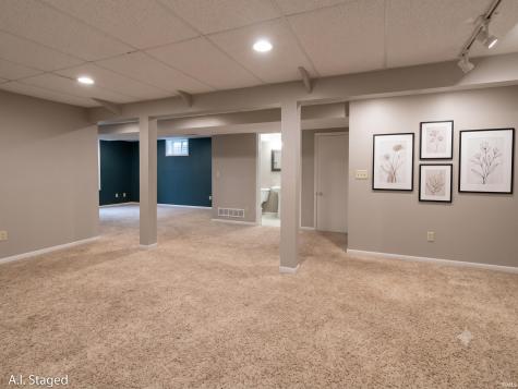 1104 N Hiawatha Drive Syracuse IN 46567