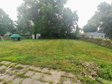 1104 N Hiawatha Drive Syracuse IN 46567