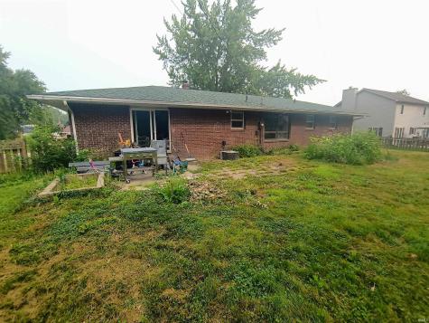 1104 N Hiawatha Drive Syracuse IN 46567