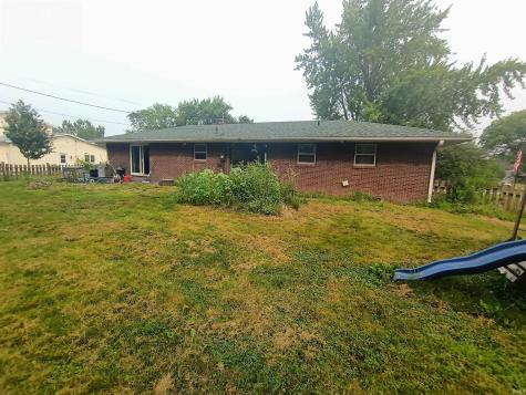 1104 N Hiawatha Drive Syracuse IN 46567