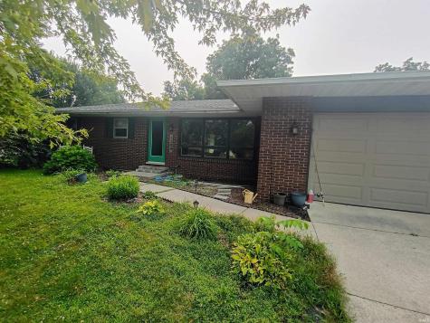 1104 N Hiawatha Drive Syracuse IN 46567