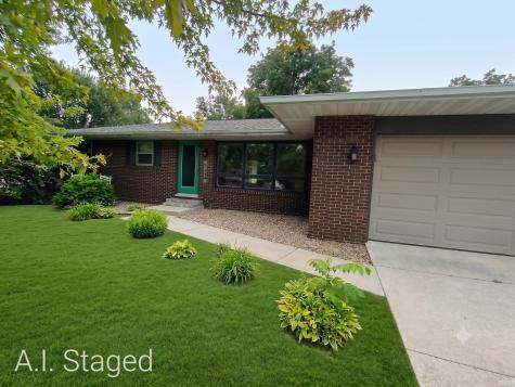 1104 N Hiawatha Drive Syracuse IN 46567