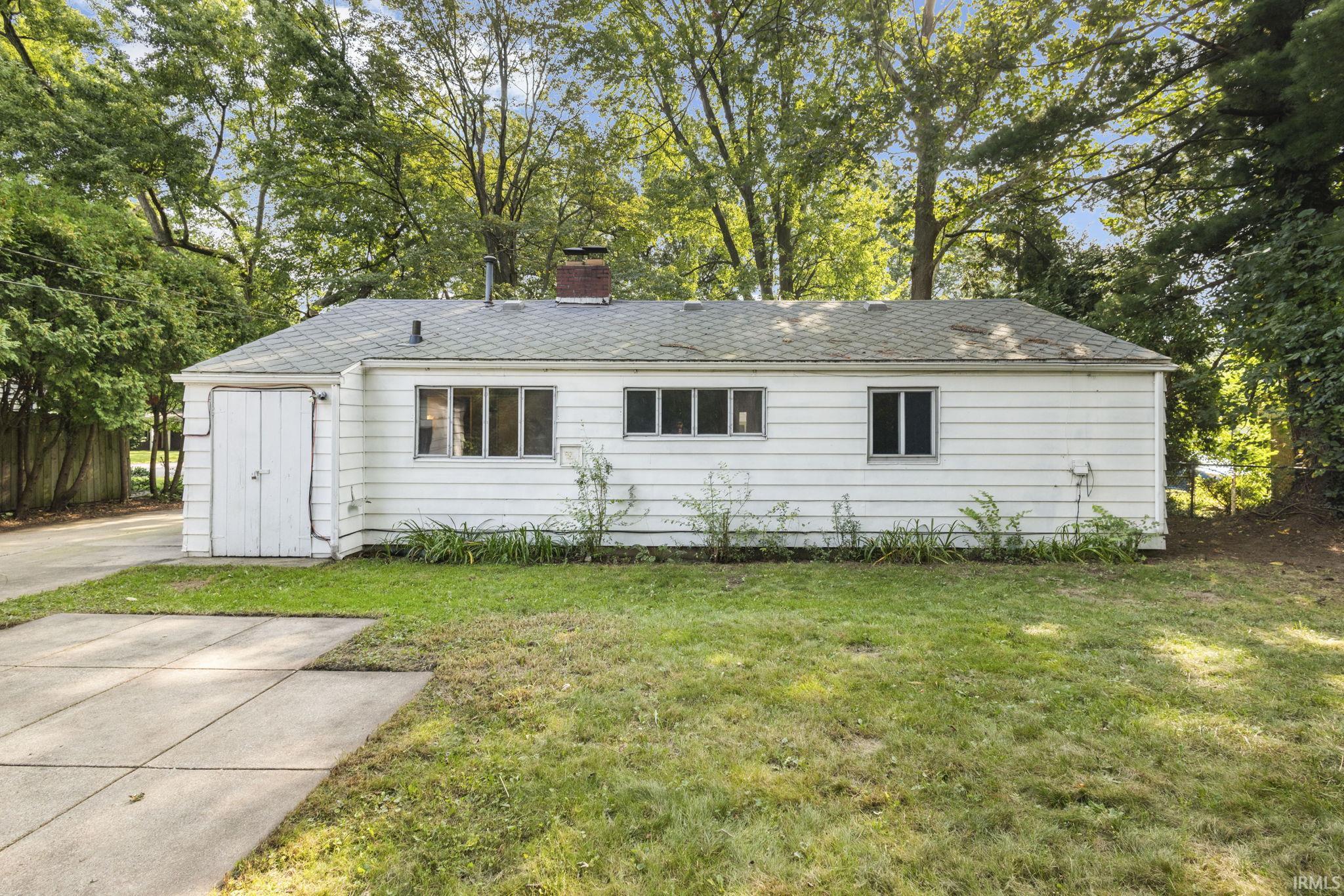 2729 Hilltop Drive South Bend IN 46614