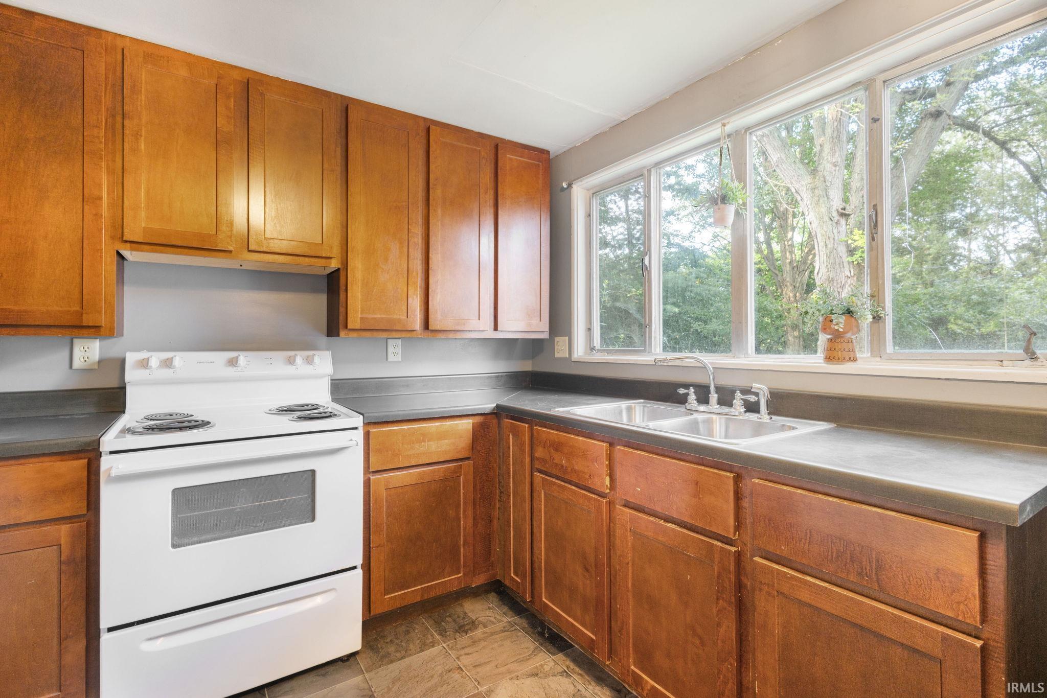 2729 Hilltop Drive South Bend IN 46614