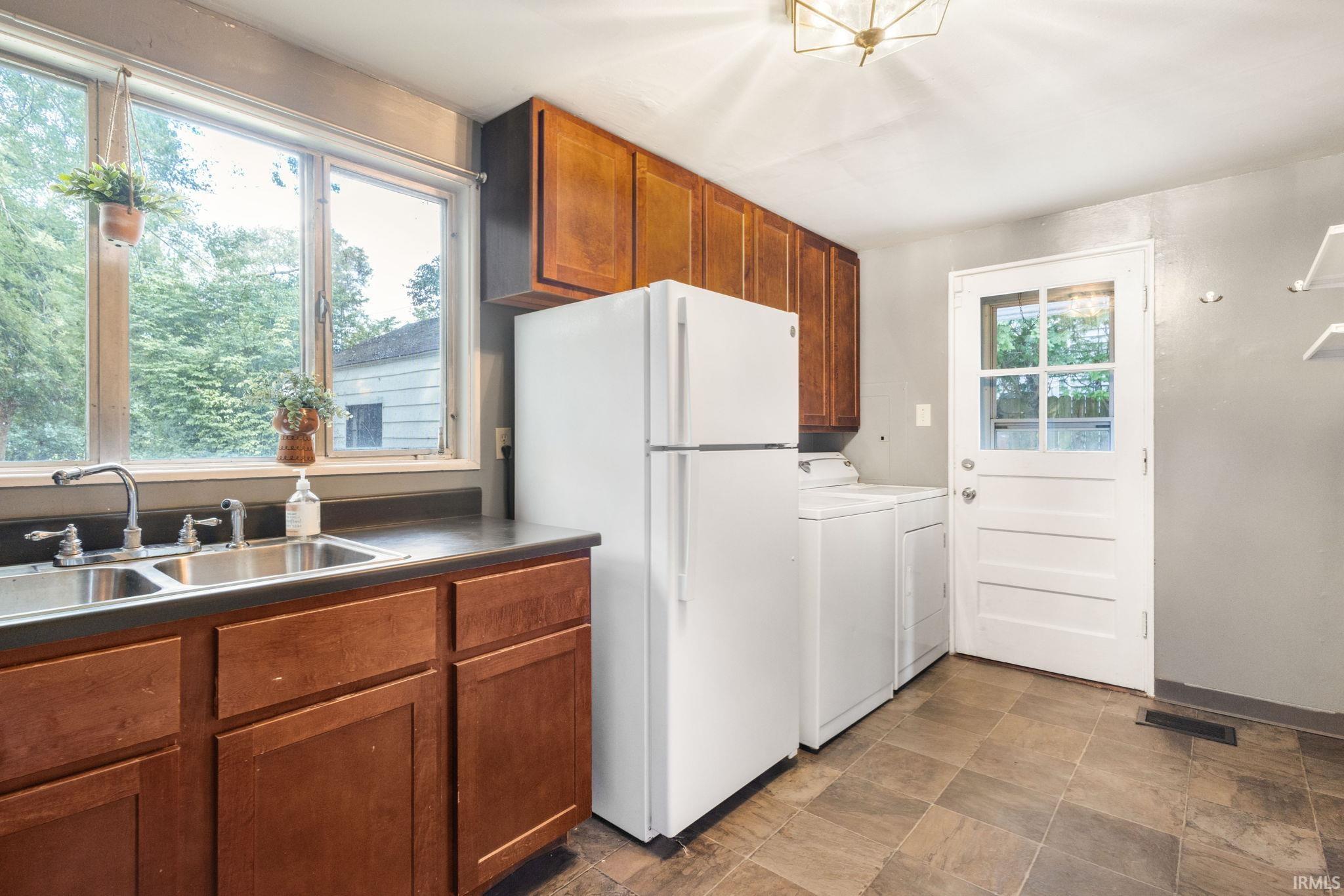 2729 Hilltop Drive South Bend IN 46614
