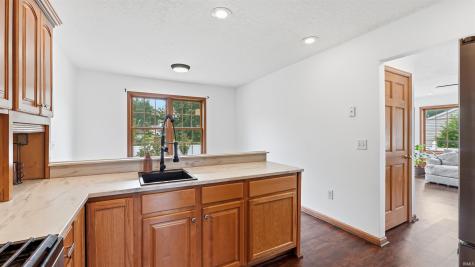 605 E Wawonaissa Drive Syracuse IN 46567