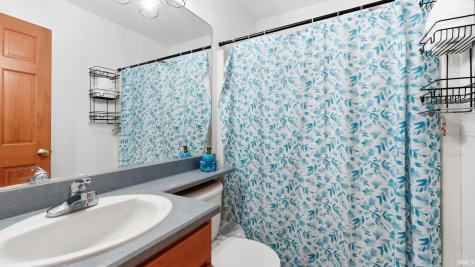 605 E Wawonaissa Drive Syracuse IN 46567