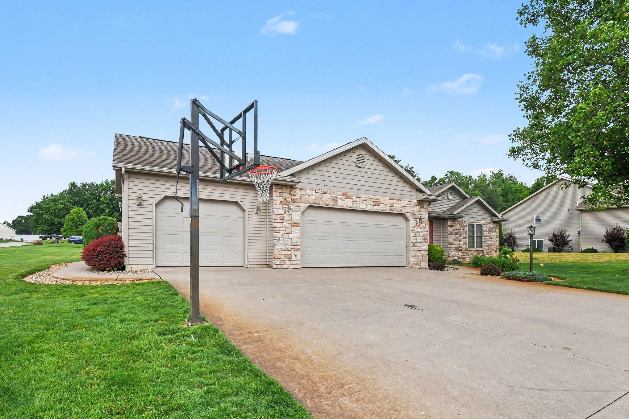 57175 Garnet Lane Goshen IN 46528