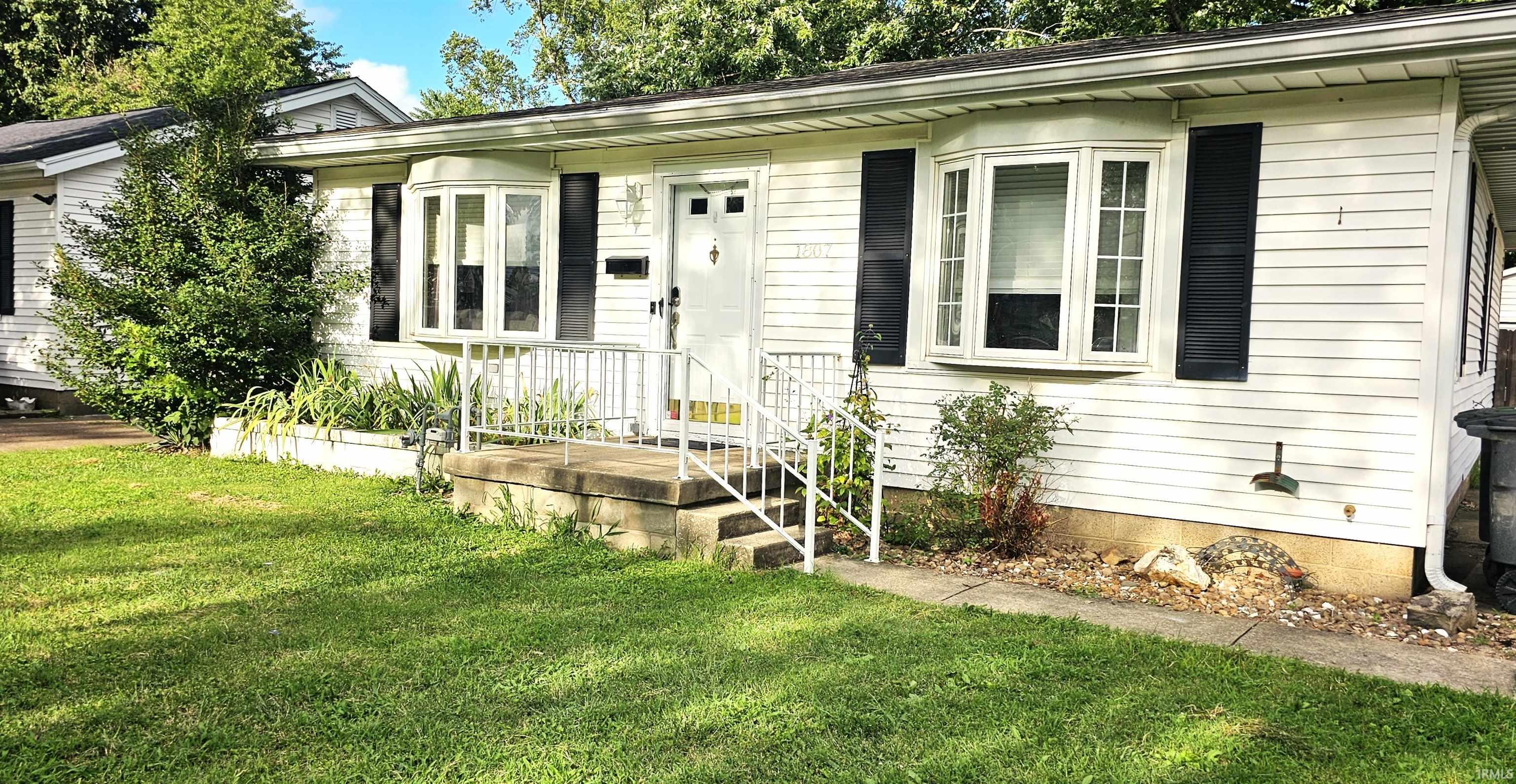 1807 N Saint James Boulevard Evansville IN 47711