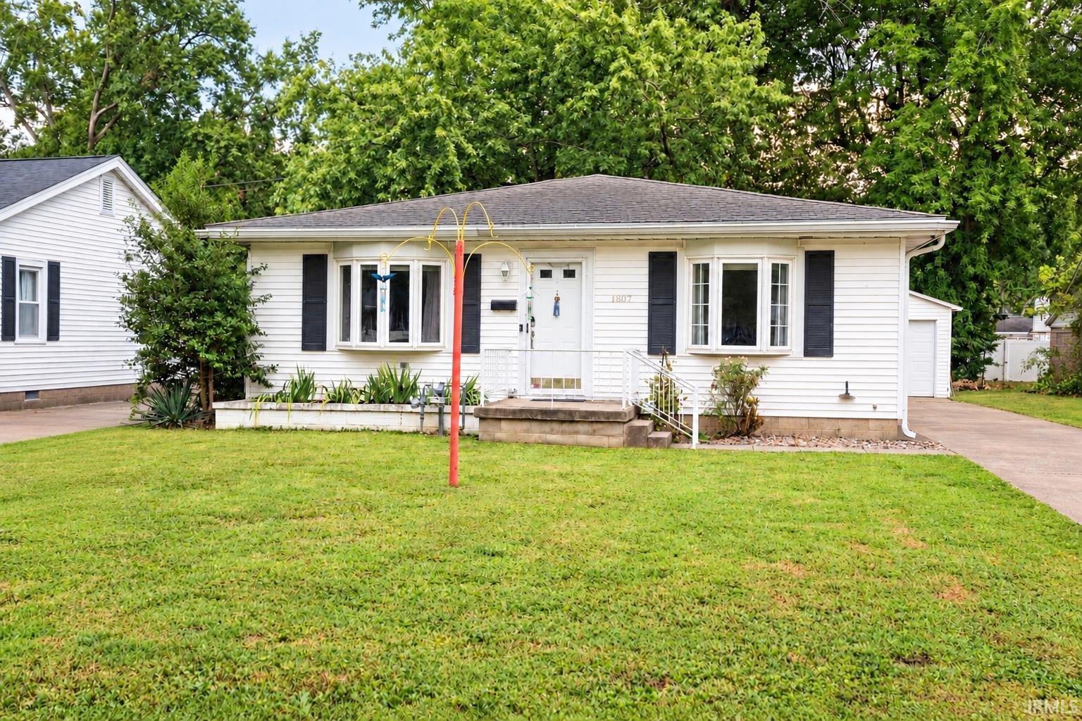 1807 N Saint James Boulevard Evansville IN 47711