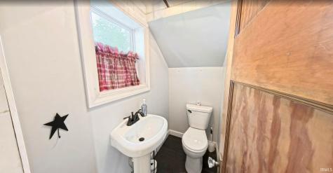 104 N 2nd Street Chalmers IN 47929