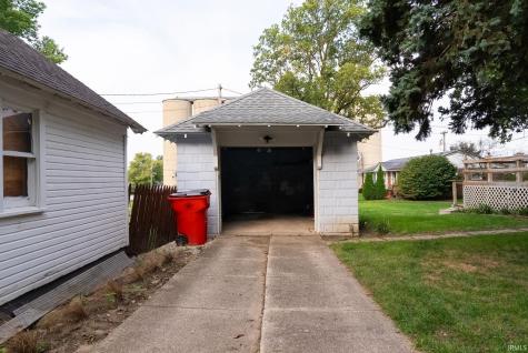 104 N 2nd Street Chalmers IN 47929
