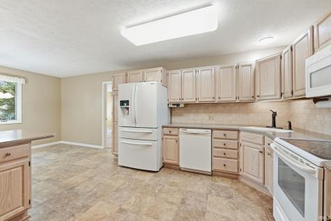 5600 W Sun Point Drive Muncie IN 47304