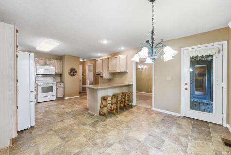5600 W Sun Point Drive Muncie IN 47304
