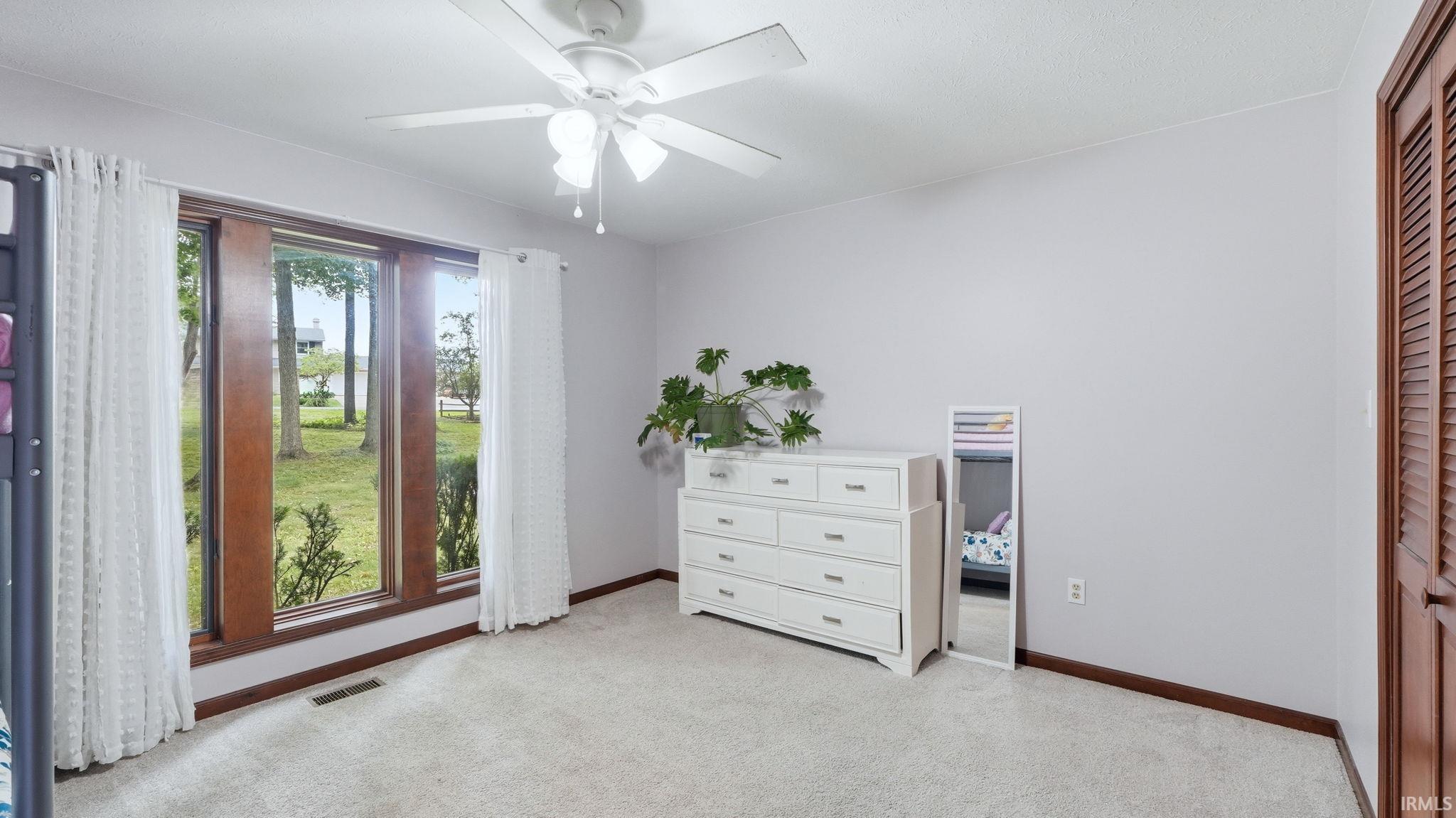 1896 S Lynnwood Drive Warsaw IN 46580