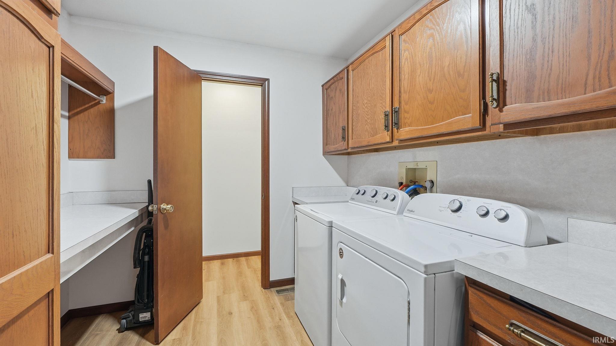 1896 S Lynnwood Drive Warsaw IN 46580